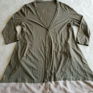 Logo Instant Chic 3/4 Sleeve Light Open Front Top